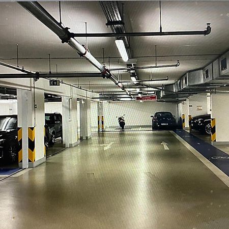Residence Garden Tower - Parking Прага Екстер'єр фото