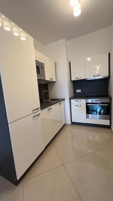 Residence Garden Tower - Parking Прага Екстер'єр фото