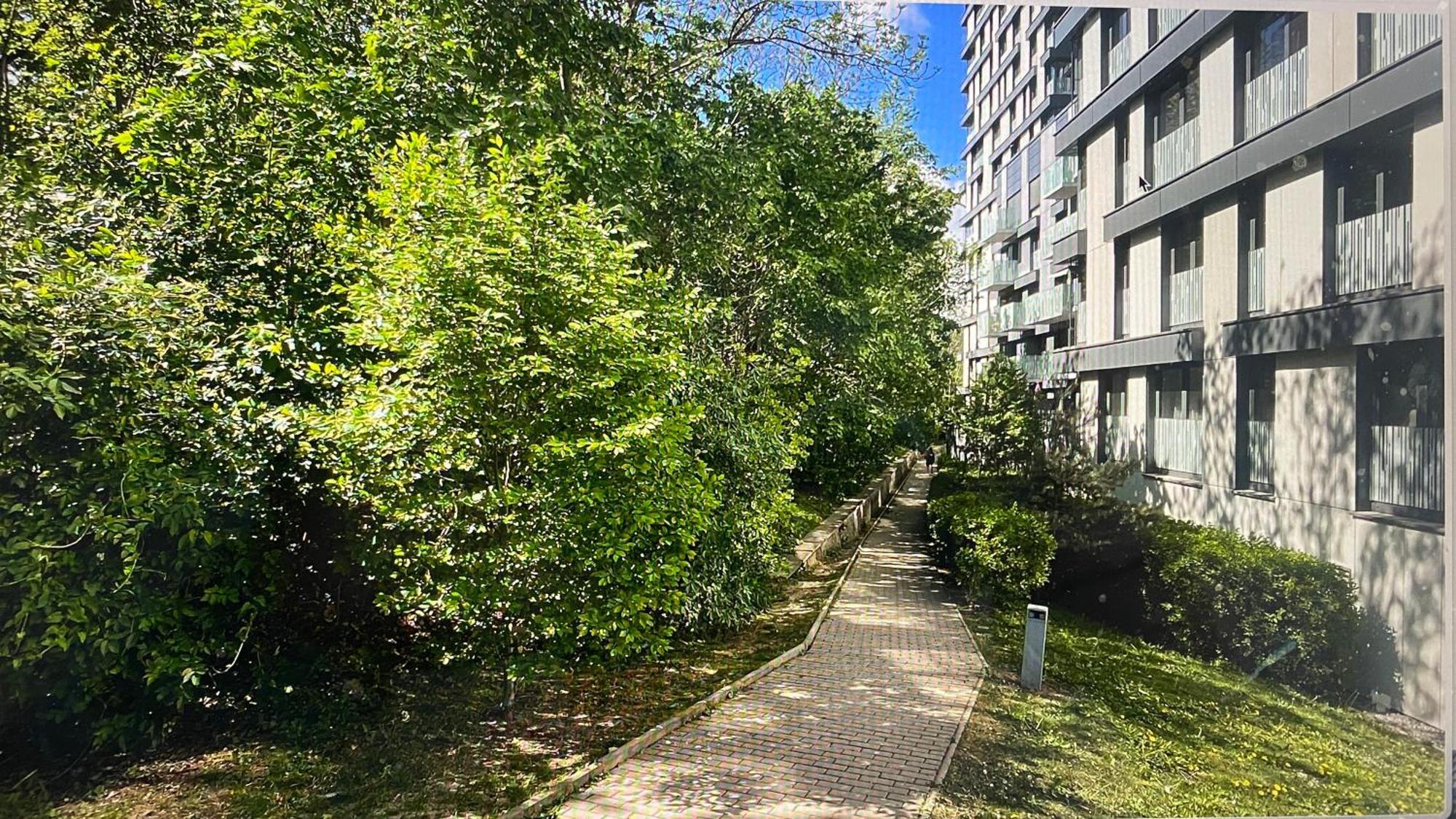 Residence Garden Tower - Parking Прага Екстер'єр фото
